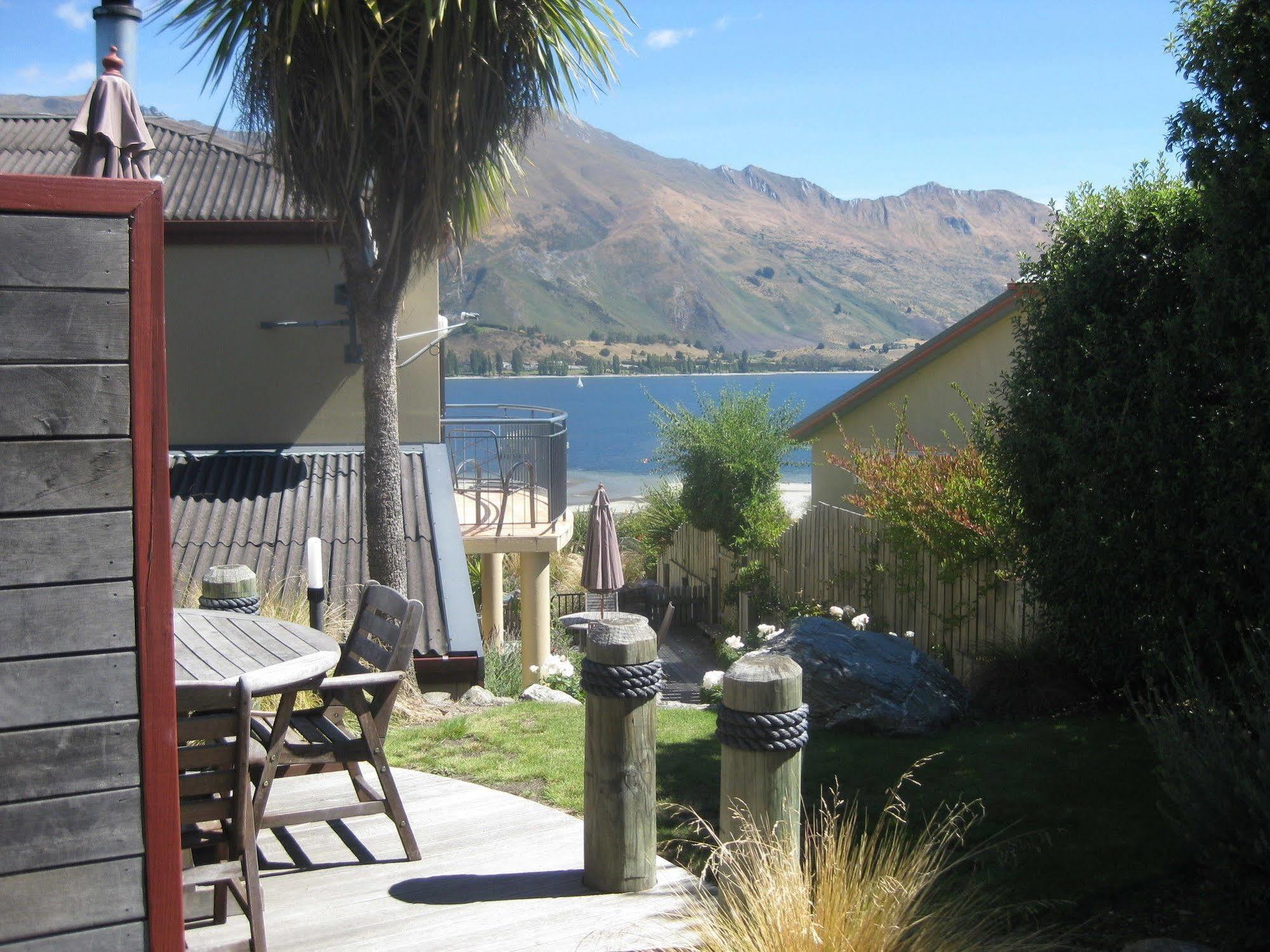 Motel The Moorings And 4*